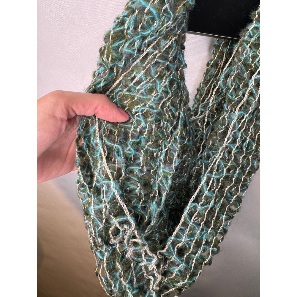 D&Y Figure 8 Multi Loop Infinity Loop Scarf‎ - Picture 5 of 6